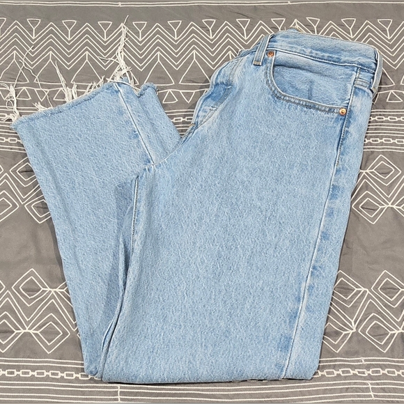 Levi's Denim - Levis Wedgie High Waisted Cropped Jeans Size 30